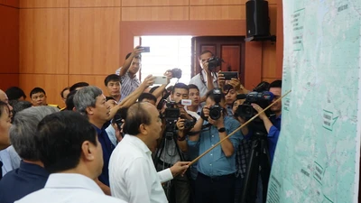 Thủ tướng: Không được để người dân 'màn trời chiếu đất'!