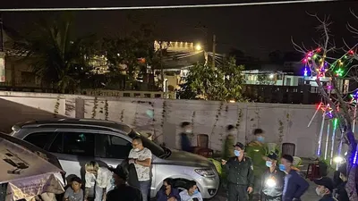 33 con bạc sát phạt trong vườn nhà