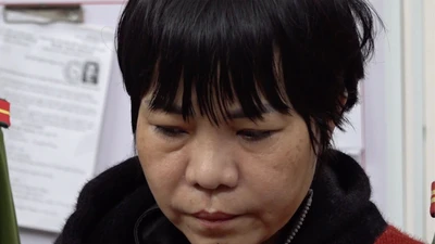 Clip cảnh sát đọc lệnh bắt người mẹ sát hại con trục lợi bảo hiểm nhân thọ