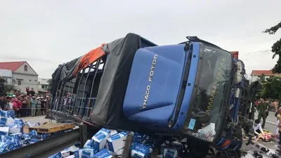 Cứu nhiều xe mất phanh khi xuống dốc, đổ đèo