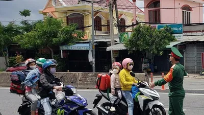 Yêu cầu các tỉnh phía Nam chuẩn bị phương tiện đưa người dân về quê