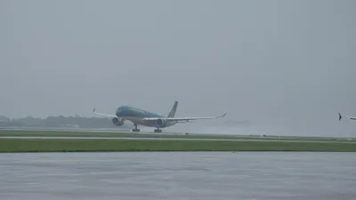 Đóng cửa sân bay Vân Đồn và Cát Bi để ứng phó với bão số 3