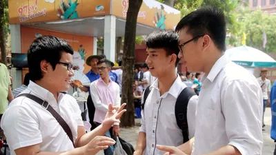 Mời bạn đọc xem đề thi, gợi ý bài giải môn Sử 