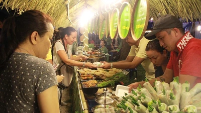 Hàng ngàn người chen chân tại Liên hoan ẩm thực món ngon các nước