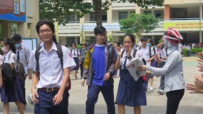 Đề thi, gợi ý bài giải các mã đề môn Hóa học 