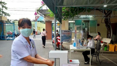 Máy sát khuẩn tự động 500.000 đồng của BV Khánh Hòa 