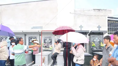 YouTuber, TikToker livestream câu view từ nổi đau của gia đình thanh niên 18 tuổi tự tử