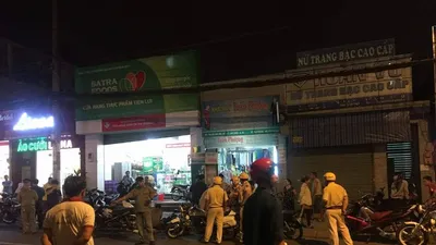 Cướp đâm 2 người truy bắt ở Thủ Đức trọng thương