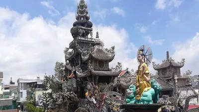 Chuyện về ngôi chùa 've chai' giữ nhiều kỷ lục ở Đà Lạt