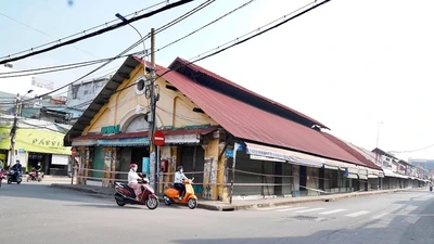 Tìm người từng đến mua rau tại chợ Thủ Đức