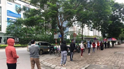 Chia sẻ thực phẩm mùa dịch: Ai cần cứ đến lấy