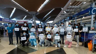 Việt Nam đưa 270 công dân ở Malaysia về nước an toàn