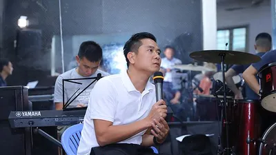 Nhạc sĩ Hồ Hoài Anh nhận hình thức kỷ luật