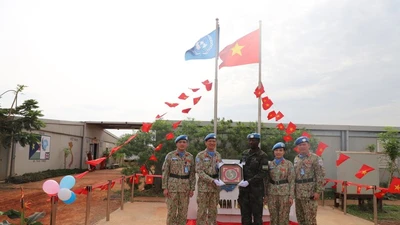 Lực lượng gìn giữ hòa bình khánh thành cột cờ Việt Nam tại Nam Sudan