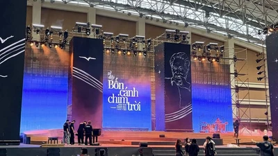 Yêu cầu làm rõ việc hoãn chương trình 'Về đây bốn cánh chim trời'