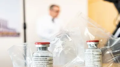 Các nước châu Á đang xem xét, đáng giá các thử nghiệm lâm sàng và tổng hợp thành phần của thuốc kháng virus remdesivir. Ảnh: REUTERS