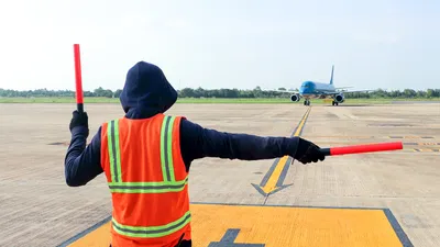 Hút thuốc lá điện tử trên máy bay, 1 nữ hành khách bị phạt 4 triệu đồng