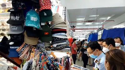 Phát hiện hàng giả, hàng nhái la liệt tại ‘thiên đường mua sắm’ Sài Gòn Square