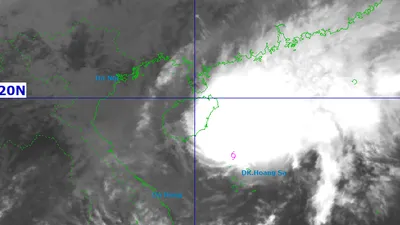 Bão số 12 sẽ đổ bộ vào Huế - Quảng Ngãi gây mưa rất lớn
