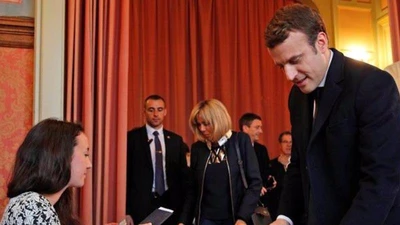 Hai ứng viên Tổng thống Pháp đã đi bỏ phiếu