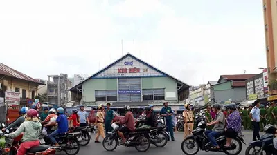 Cháy cạnh chợ Kim Biên