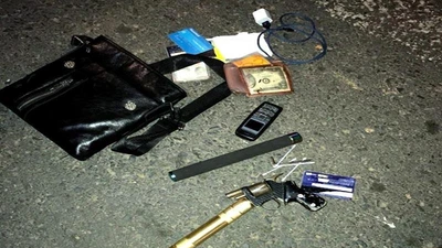 Lập chốt bắt ma túy, thu được súng và đạn