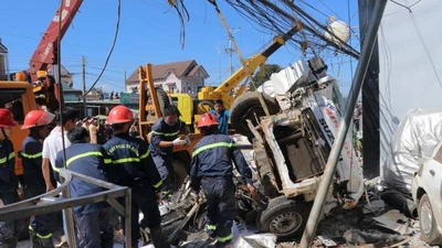  5 người tử vong trong tai nạn kinh hoàng trên quốc lộ 20