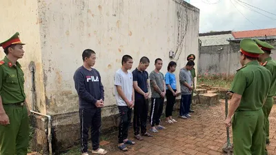 Cán bộ xã dẫn nhóm trộm vào đục két sắt của ủy ban