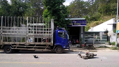 Xe máy đối đầu xe tải, 2 chị em ruột tử vong tại chỗ