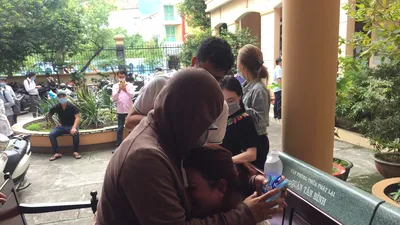 Mẹ tài xế Mercedes gào khóc, nói sẽ kháng cáo phần dân sự