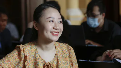 Mẹ tài xế Mercedes: 'Tòa xử sao, nó phải bồi thường vậy'