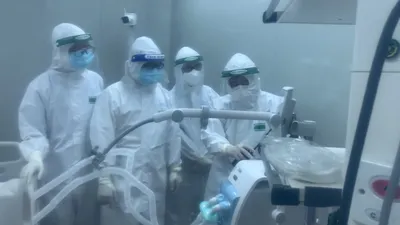 Video: Bên trong khu điều trị bệnh nhân COVID-19 nặng ở Bình Dương