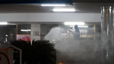 Quân đội phun khử trùng Bệnh viện C và Bệnh viện Đà Nẵng 