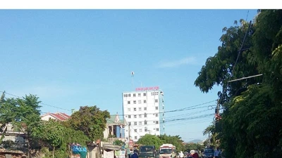 Phê ma túy, tự rạch bụng, cướp xe rồi đòi đâm công an 