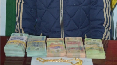 Đi trộm tiền, vàng để có tiền... sắm tết