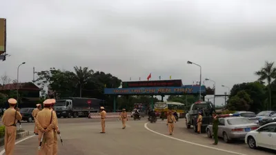 Giảm 50% phí qua cầu Bến Thủy, dân vẫn phản đối