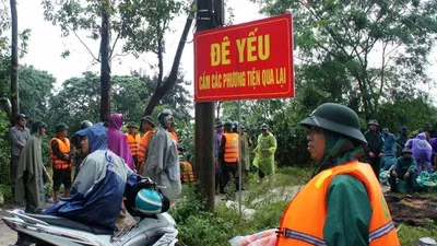 Nguy cơ vỡ đê ở TP Vinh, người dân nơm nớp lo sợ