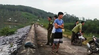 Hàng trăm người tìm kiếm bé gái 11 tuổi mất tích bí ẩn