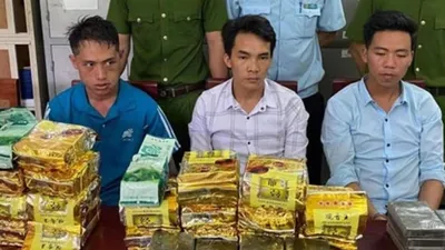 Vận chuyển thuê hơn 20 kg ma túy đá để lấy công 80 triệu