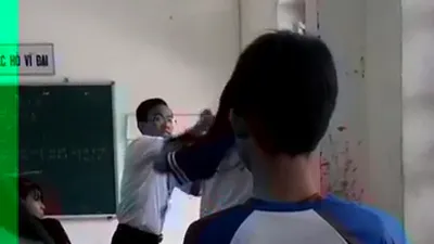 Thầy trò đánh nhau túi bụi trong lớp học 