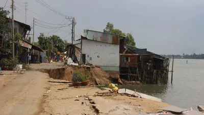 14 nhà trôi sông, An Giang ban bố tình trạng khẩn cấp