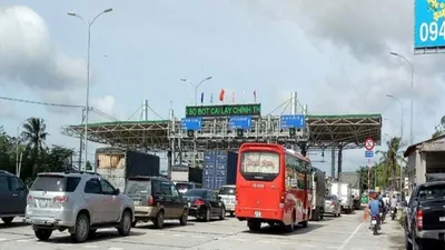 Kẹt xe tại Trạm thu phí BOT Cai Lậy- Tiền Giang 