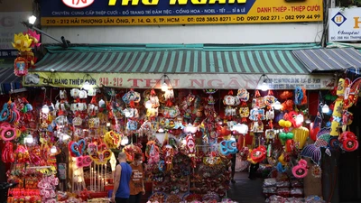 Những chiếc lồng đèn đặc sắc cho đêm rước đèn, phá cỗ 