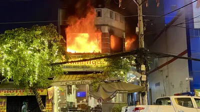 Cháy quán cà phê ở đường Nơ Trang Long, Bình Thạnh