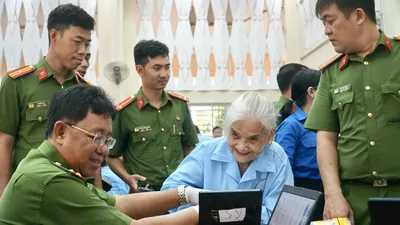 'Nhân khẩu đặc biệt' đi làm thẻ Căn cước: Gần 60 năm tôi mới có giấy tờ chứng minh là công dân