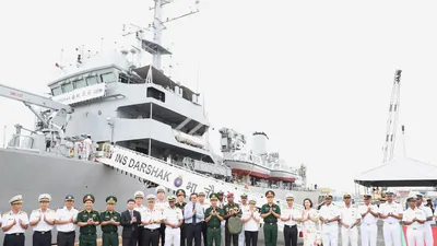 Tàu Hải quân Ấn Độ INS Darshak cập cảng Bến Nhà Rồng, thăm TP.HCM