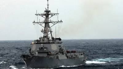 Chiến hạm Mỹ áp sát đảo nhân tạo Trung Quốc ở đá Subi