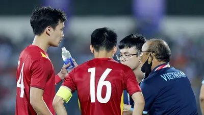 Hùng Dũng, Tiến Linh, Hoàng Đức đè bẹp ba đàn anh U-23 Indonesia