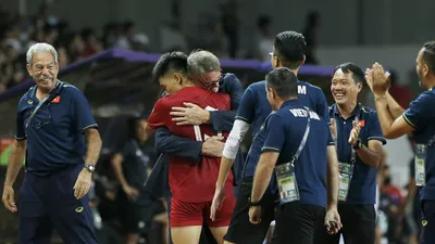 HLV Troussier chuẩn bị chống Iraq vừa thắng Indonesia 5-1