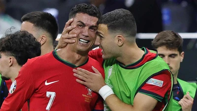 Bật mí chuyện đau lòng về những giọt nước mắt của Ronaldo